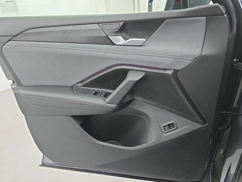 New 2026 Volkswagen Tiguan SE FWD image 27