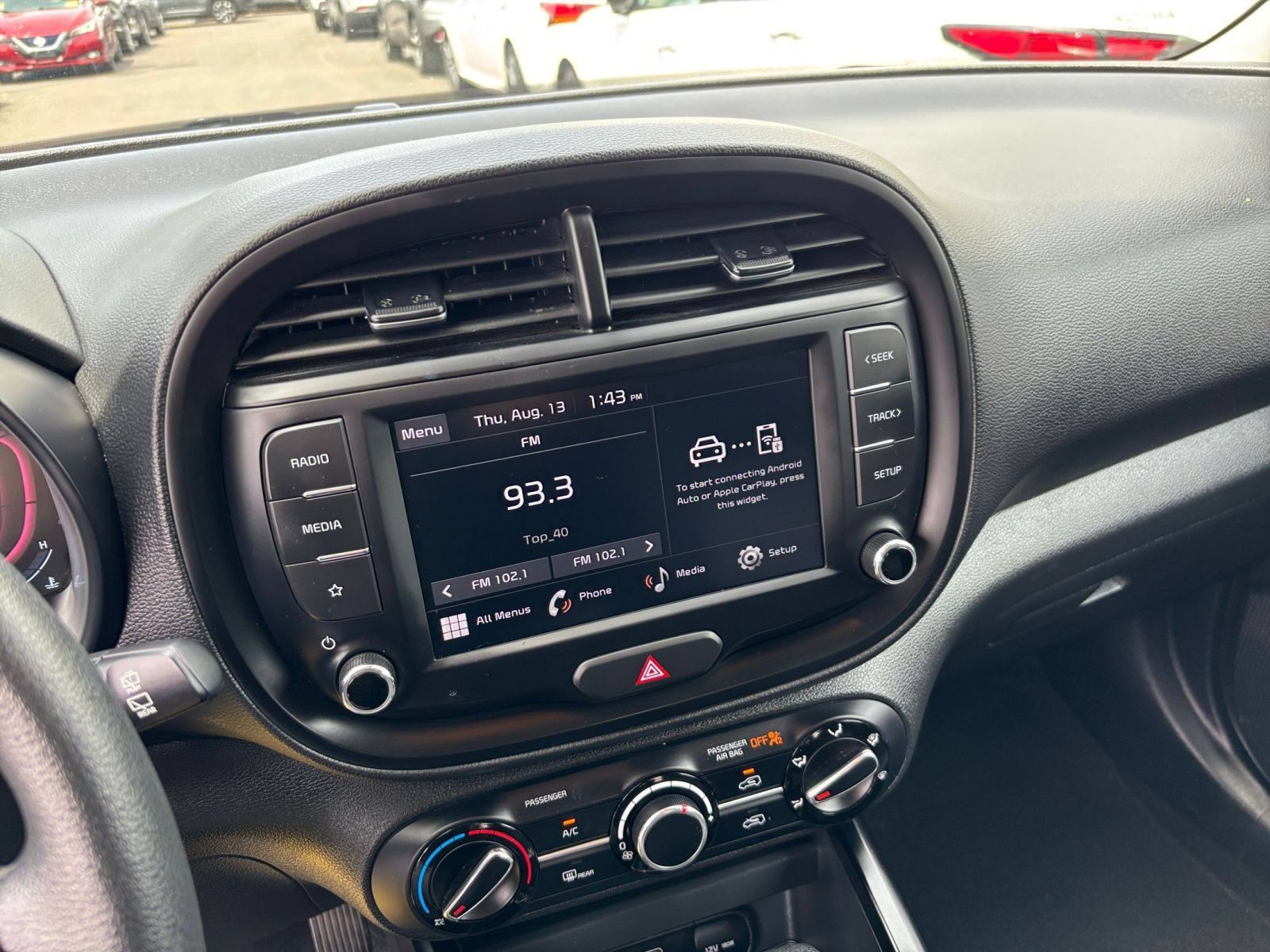 Used 2025 Kia Soul LX w/ LX Technology Package FWD image 19
