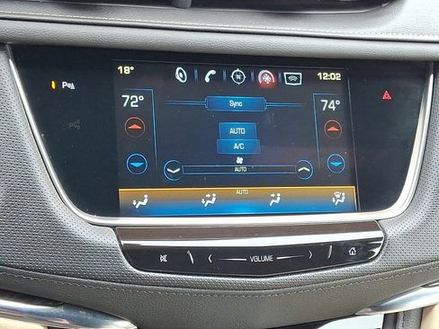 Used 2017 Cadillac XT5 FWD image 17