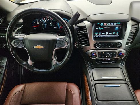 Used 2019 Chevrolet Suburban Premier w/ Premier Plus Edition image 27