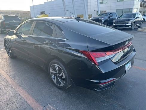 Used 2023 Hyundai Elantra Limited FWD image 2