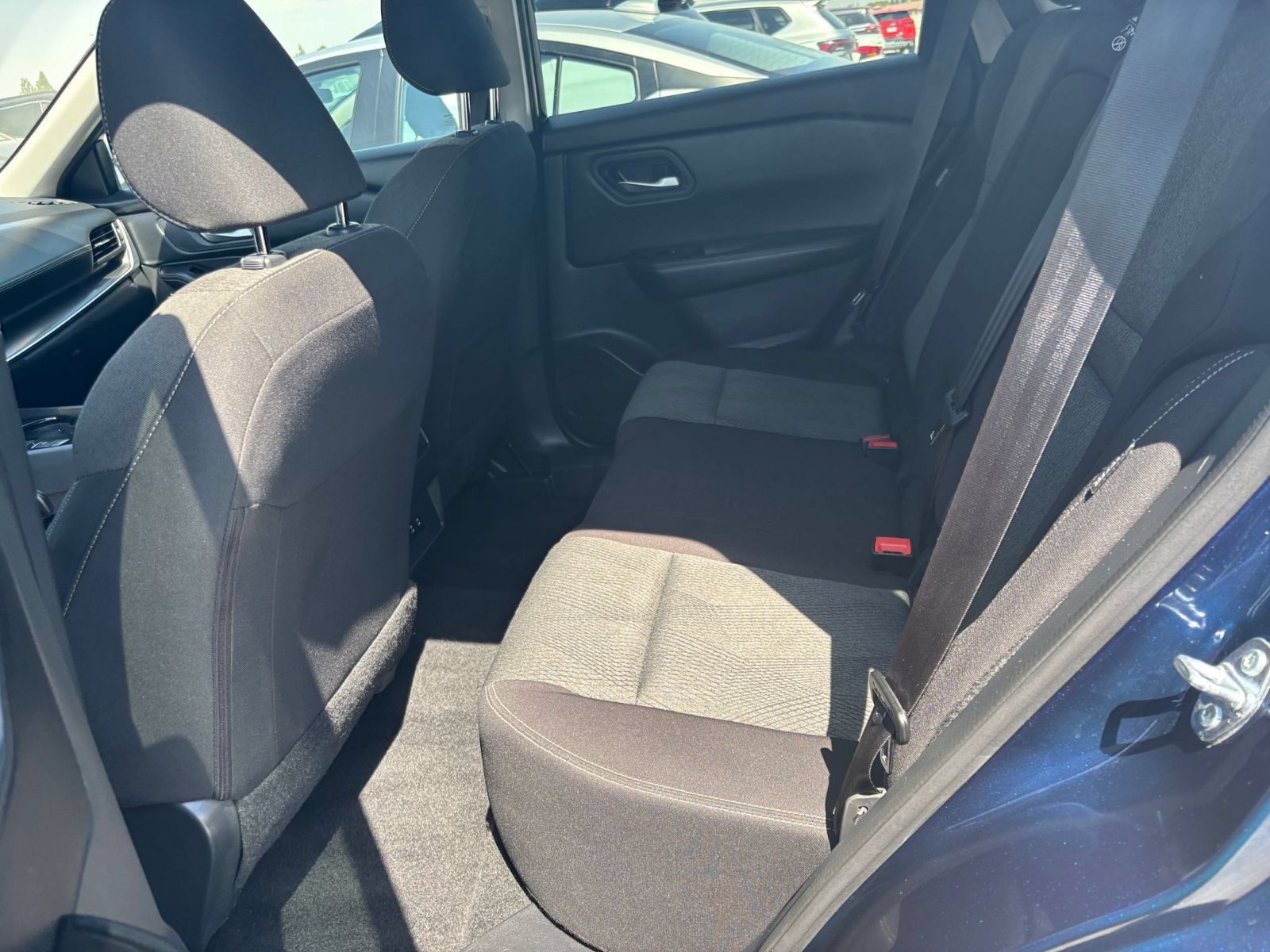 Used 2025 Nissan Rogue SV AWD/4WD image 27