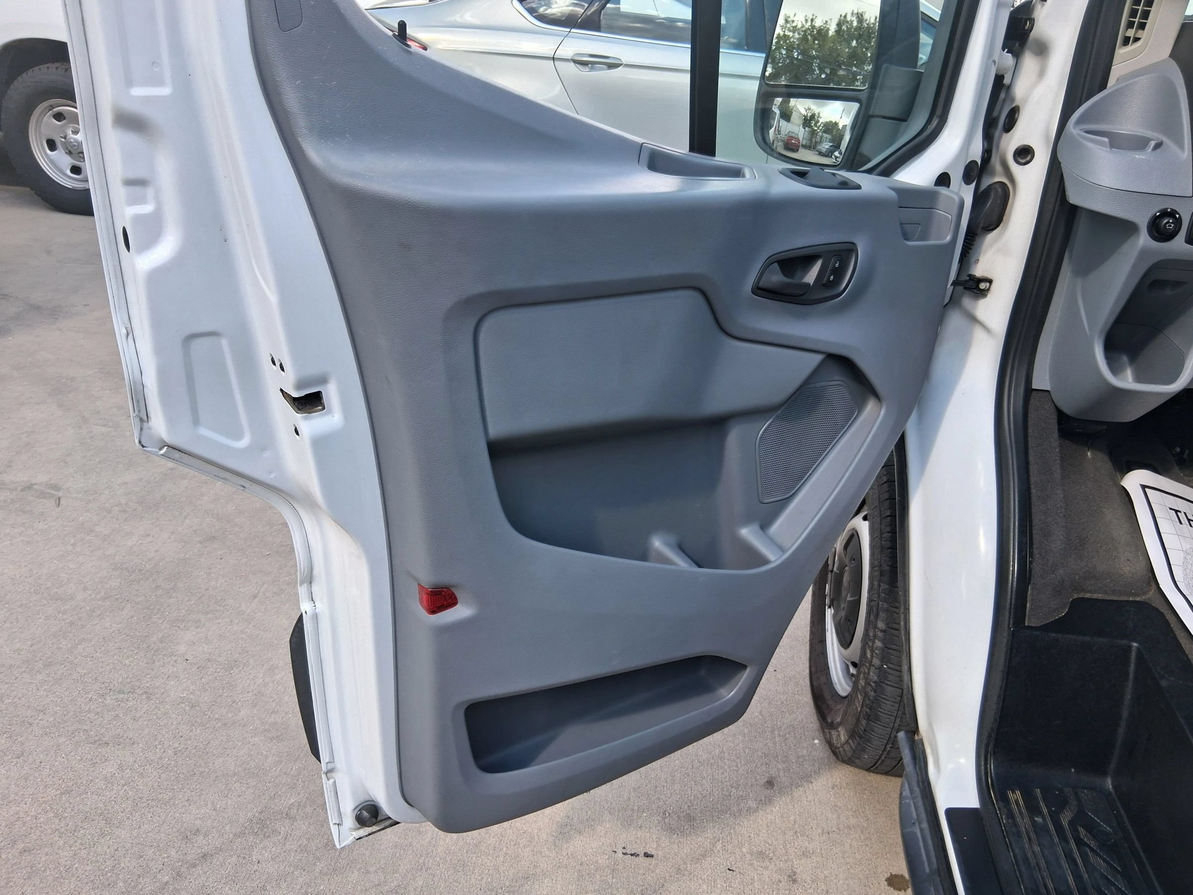 Used 2018 Ford Transit 350 XL RWD image 19
