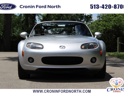 Used 2006 MAZDA MX-5 Miata Touring RWD image 2