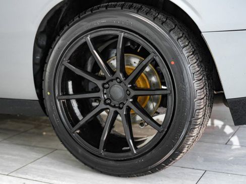 Used 2015 Dodge Challenger SXT image 47