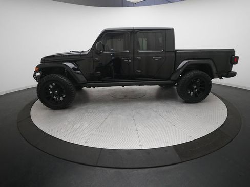 Used 2021 Jeep Gladiator Willys image 22