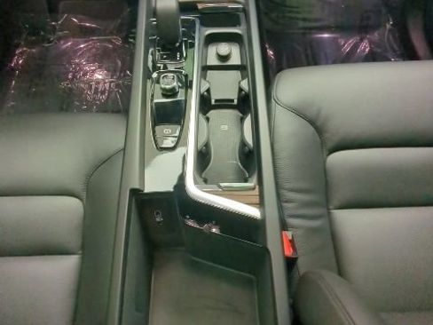 Used 2023 Volvo XC60 B5 Plus w/ Climate Package image 22