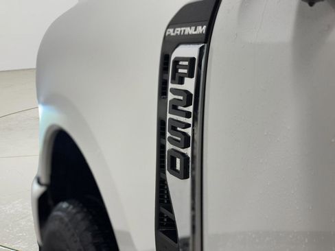 Used 2023 Ford F250 Platinum image 10