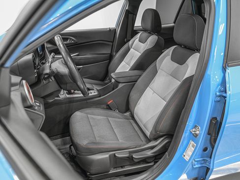 Used 2025 Chevrolet Trax RS w/ Driver Confidence Package FWD image 15