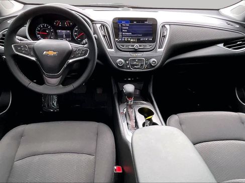 Used 2025 Chevrolet Malibu RS FWD image 15