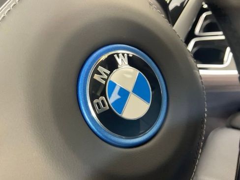 Used 2024 BMW i7 xDrive60 image 51