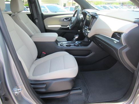 Used 2023 Chevrolet Traverse LT FWD image 10