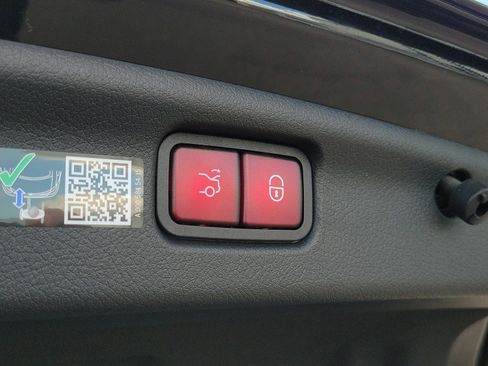 Certified 2026 Mercedes-Benz C 300 Sedan image 6