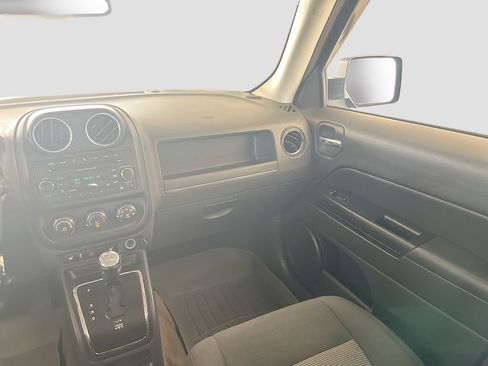 Used 2017 Jeep Patriot Latitude FWD image 20