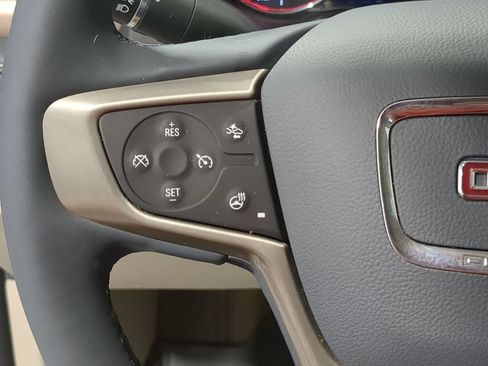 Used 2023 GMC Acadia Denali w/ Denali Technology Package AWD/4WD image 29