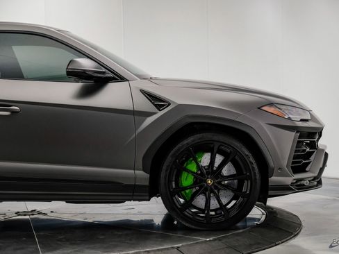 Used 2022 Lamborghini Urus AWD/4WD image 26
