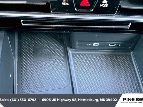 Used 2024 Volkswagen Atlas SE image 23