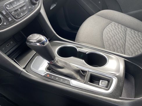 Used 2020 Chevrolet Equinox LT image 28