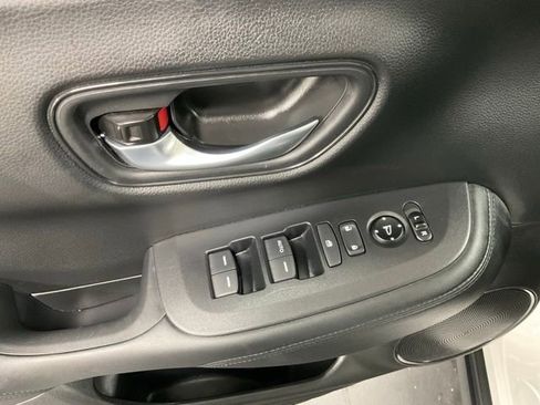 Certified 2025 Honda HR-V LX image 26
