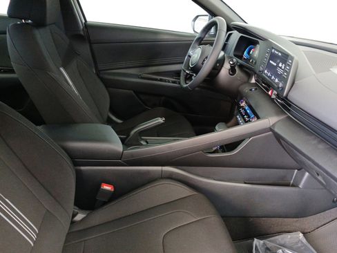 Used 2025 Hyundai Elantra Sport image 15