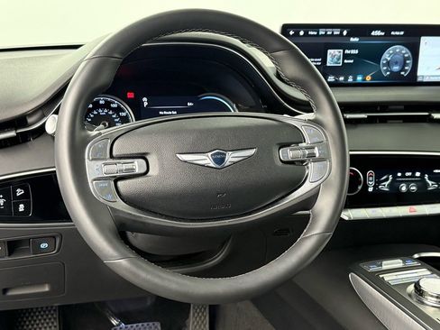 Used 2025 Genesis GV70 2.5T w/ Select Package image 33