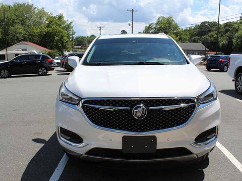 Used 2018 Buick Enclave Avenir w/ Avenir Technology Package FWD image 2