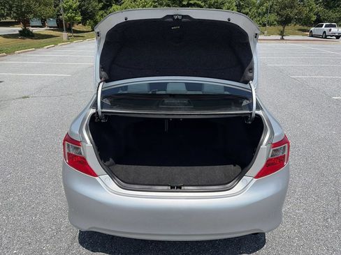 Used 2014 Toyota Camry LE FWD image 12