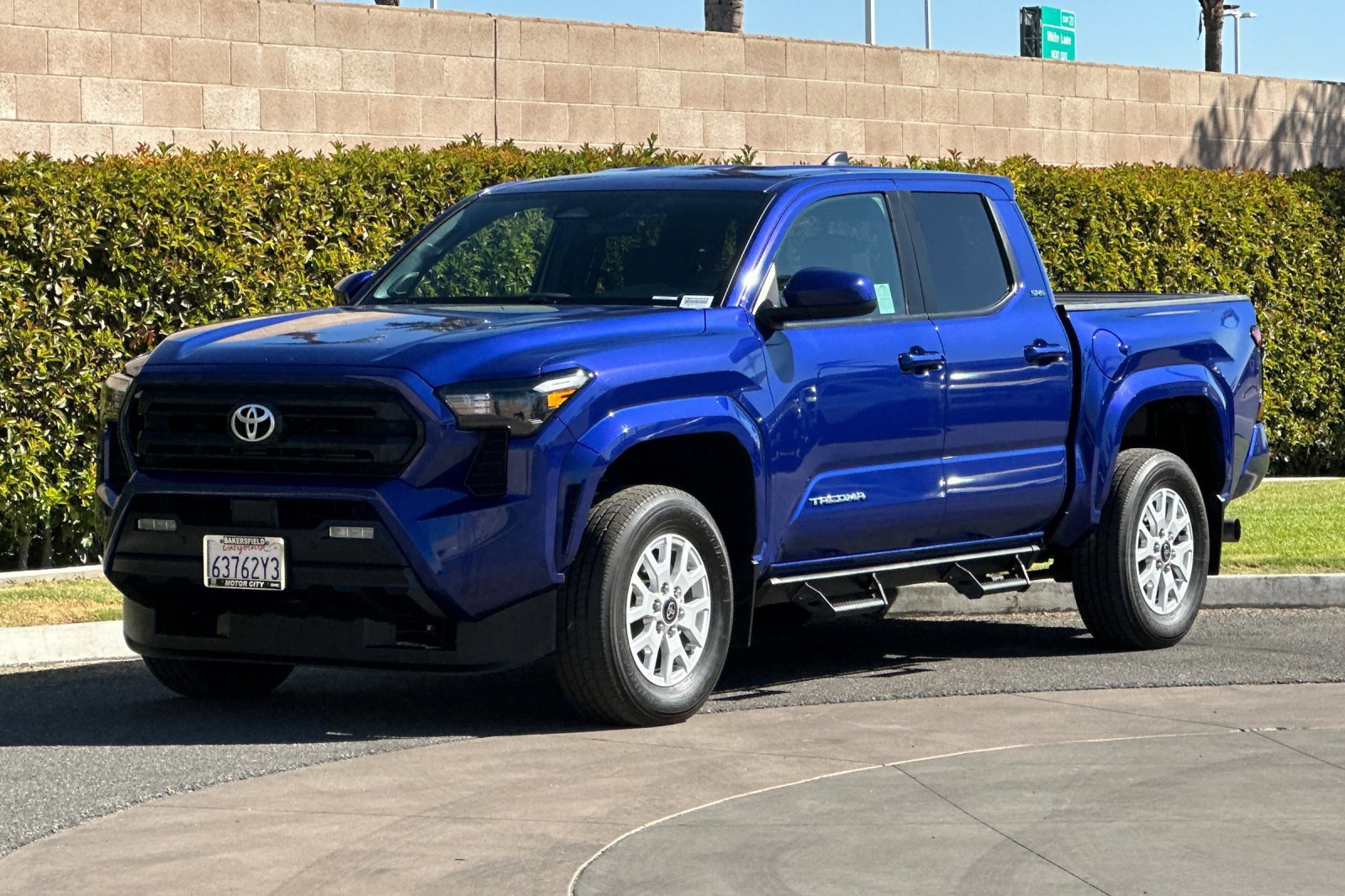 Used 2024 Toyota Tacoma SR5 AWD/4WD image 8