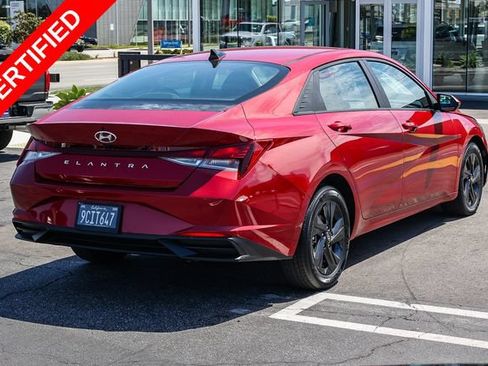 Certified 2022 Hyundai Elantra SEL FWD image 6
