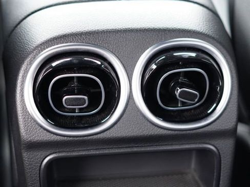 Used 2023 Mercedes-Benz C 300 Sedan image 29