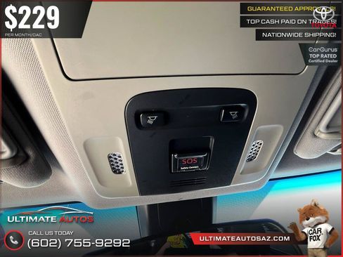 Used 2019 Toyota Camry SE w/ Carpet Mat Package FWD image 25