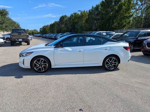 Used 2025 Nissan Sentra SR FWD image 7