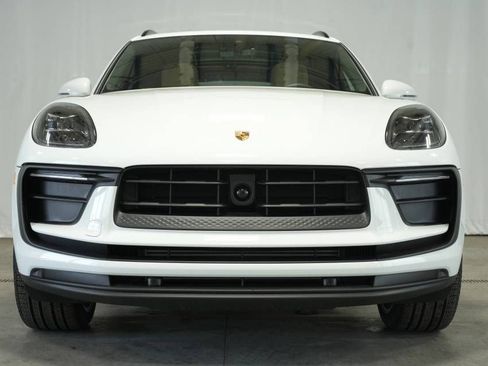 Certified 2025 Porsche Macan AWD/4WD image 11
