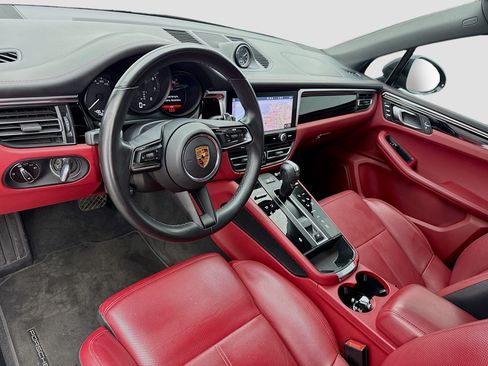 Used 2022 Porsche Macan AWD/4WD image 7
