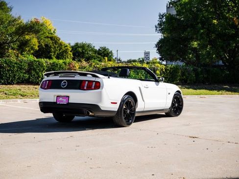 Used 2010 Ford Mustang GT Premium image 48