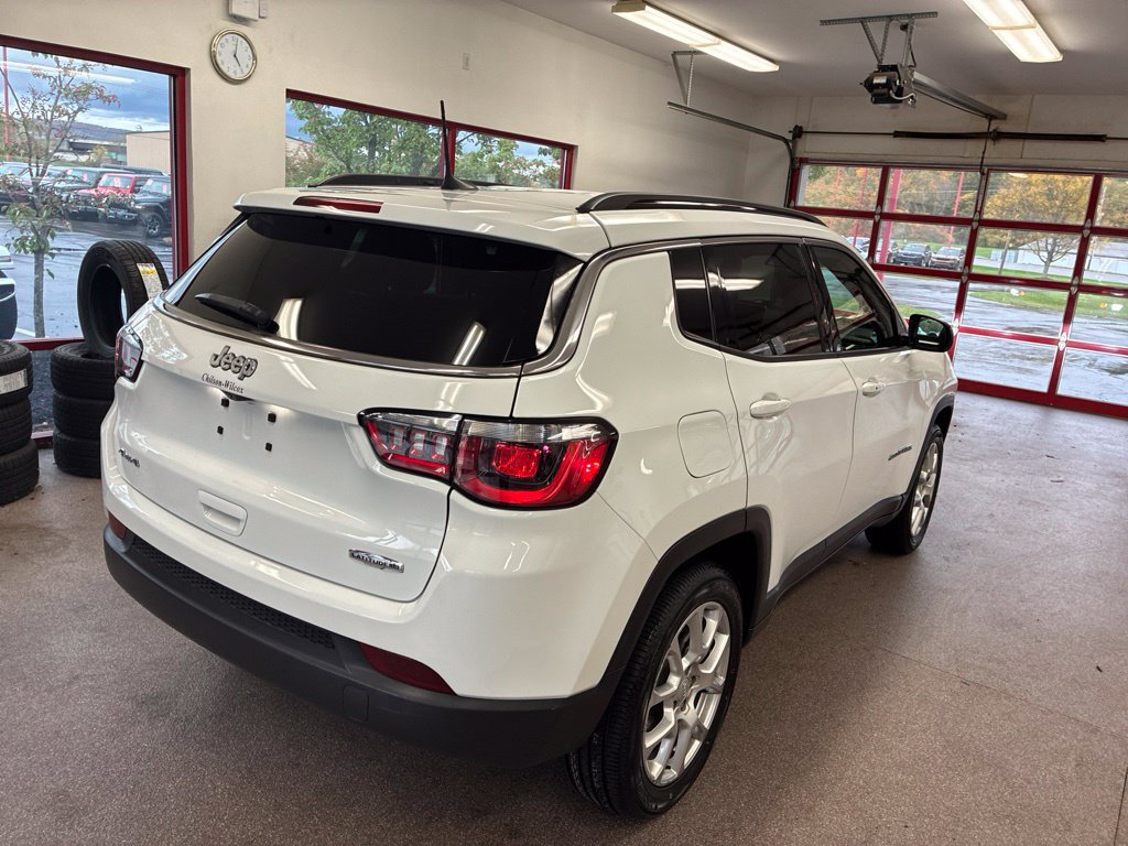 Certified 2023 Jeep Compass Latitude AWD/4WD image 23