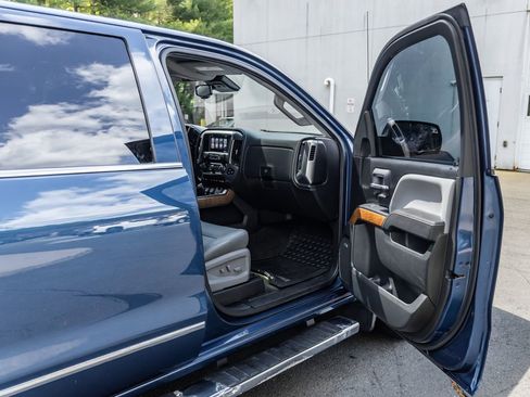 Used 2016 Chevrolet Silverado 1500 LTZ w/ LTZ Plus Package AWD/4WD image 15