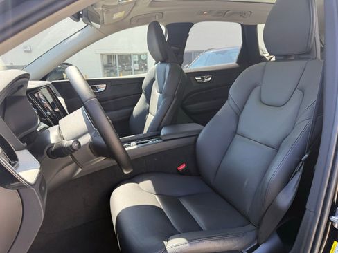 Used 2025 Volvo XC60 B5 Plus image 13