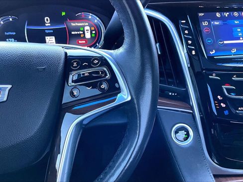 Used 2020 Cadillac Escalade Luxury image 23
