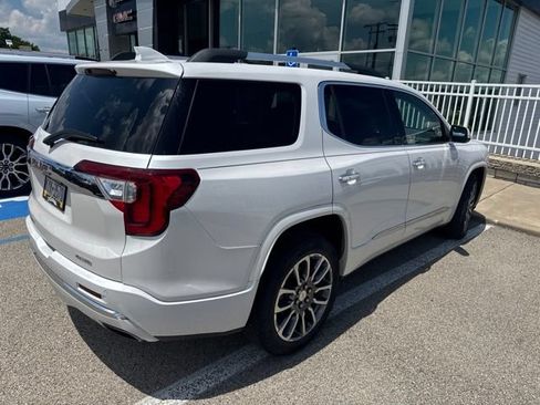 Used 2022 GMC Acadia Denali w/ Denali Ultimate Package AWD/4WD image 3