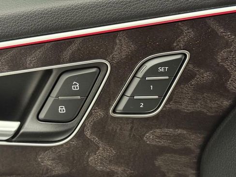 Used 2023 Audi Q8 Premium Plus image 13