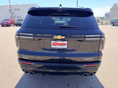 Used 2025 Chevrolet Traverse High Country AWD/4WD image 4