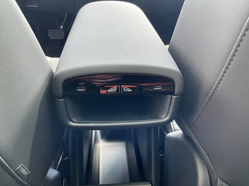 New 2026 Volvo EX30 Plus w/ Protection Package Premier image 28