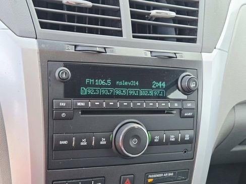 Used 2010 Chevrolet Traverse LT w/ Personal Connectivity Package FWD image 23