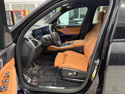 Used 2024 BMW X5 M60i image 16