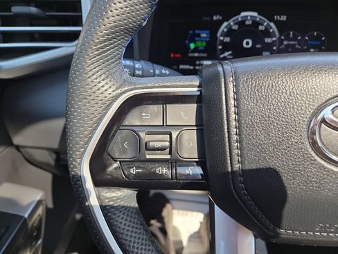 Used 2024 Toyota Sequoia Platinum AWD/4WD image 18