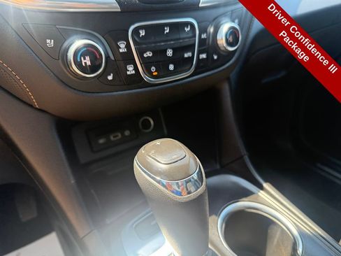 Used 2021 Chevrolet Equinox Premier AWD/4WD image 28