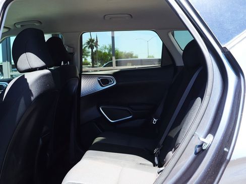 Used 2021 Kia Soul LX image 30