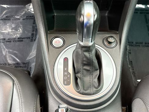 Used 2012 Volkswagen Beetle Turbo FWD image 15