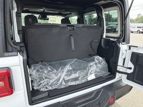 New 2026 Jeep Wrangler Rubicon AWD/4WD image 12